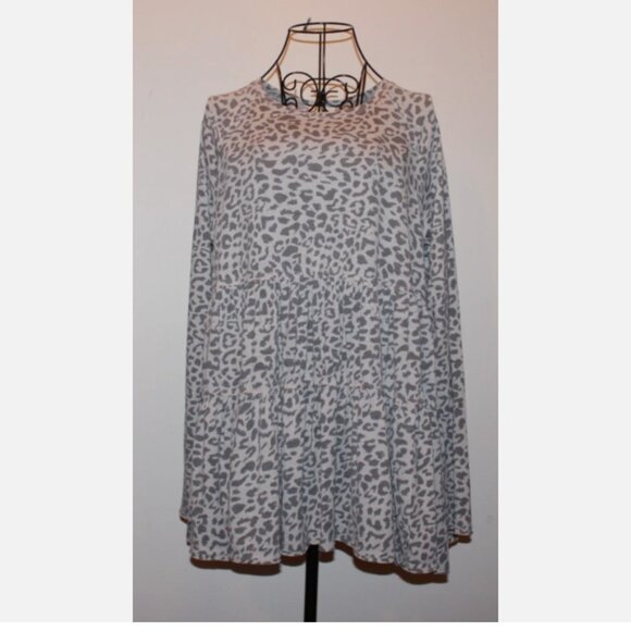 Mini Dress Tunic Top Shirt Tiered Raw Seams Oversize Fits like M /L Easel NWT - Picture 1 of 7